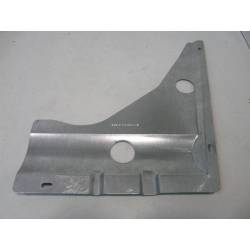 Front right apron closing plate