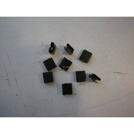 Agrafes pour caoutchouc entre ailes & pare-chocs - après 09/67