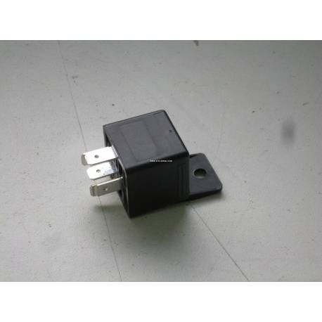 Fuel injection relay