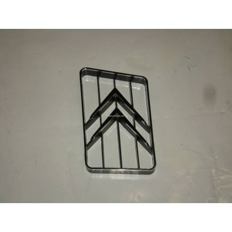 Air intake grid on bonnet - SM