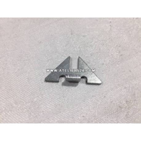 Patte de fixation vérin de suspension AR