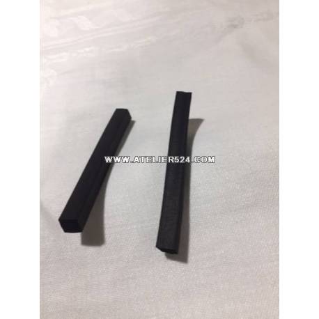 Jeu de caoutchouc carré de trappe a essence