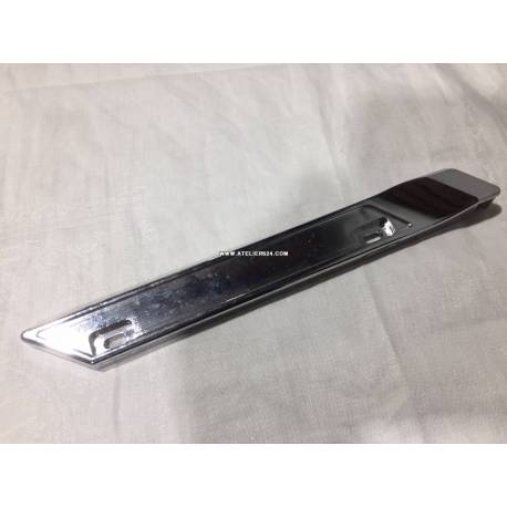 Support de monogramme ARG sur custode