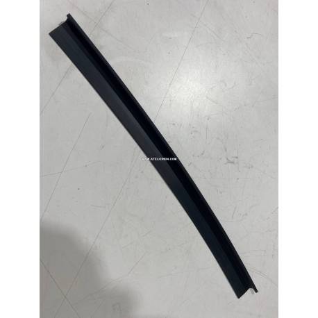 Joint entre aile AV et tole de fermeture de jupe D ou G