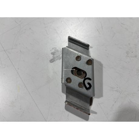 Support boitier clignotant dans pare-choc AVD